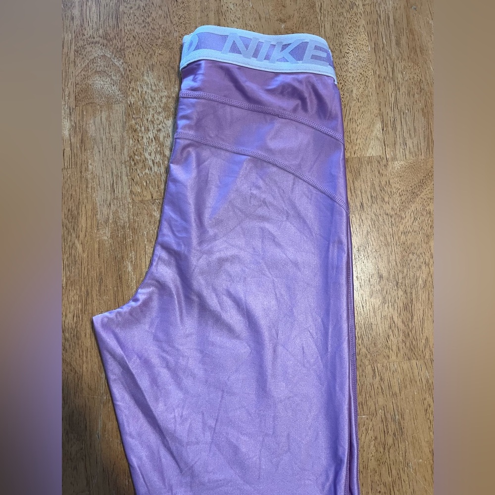 $55 Women’s NIKE PRO High Rise Training Compression Leggings, Size Medium - Picture 5 of 6